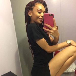 Meet your Posher, Elaine